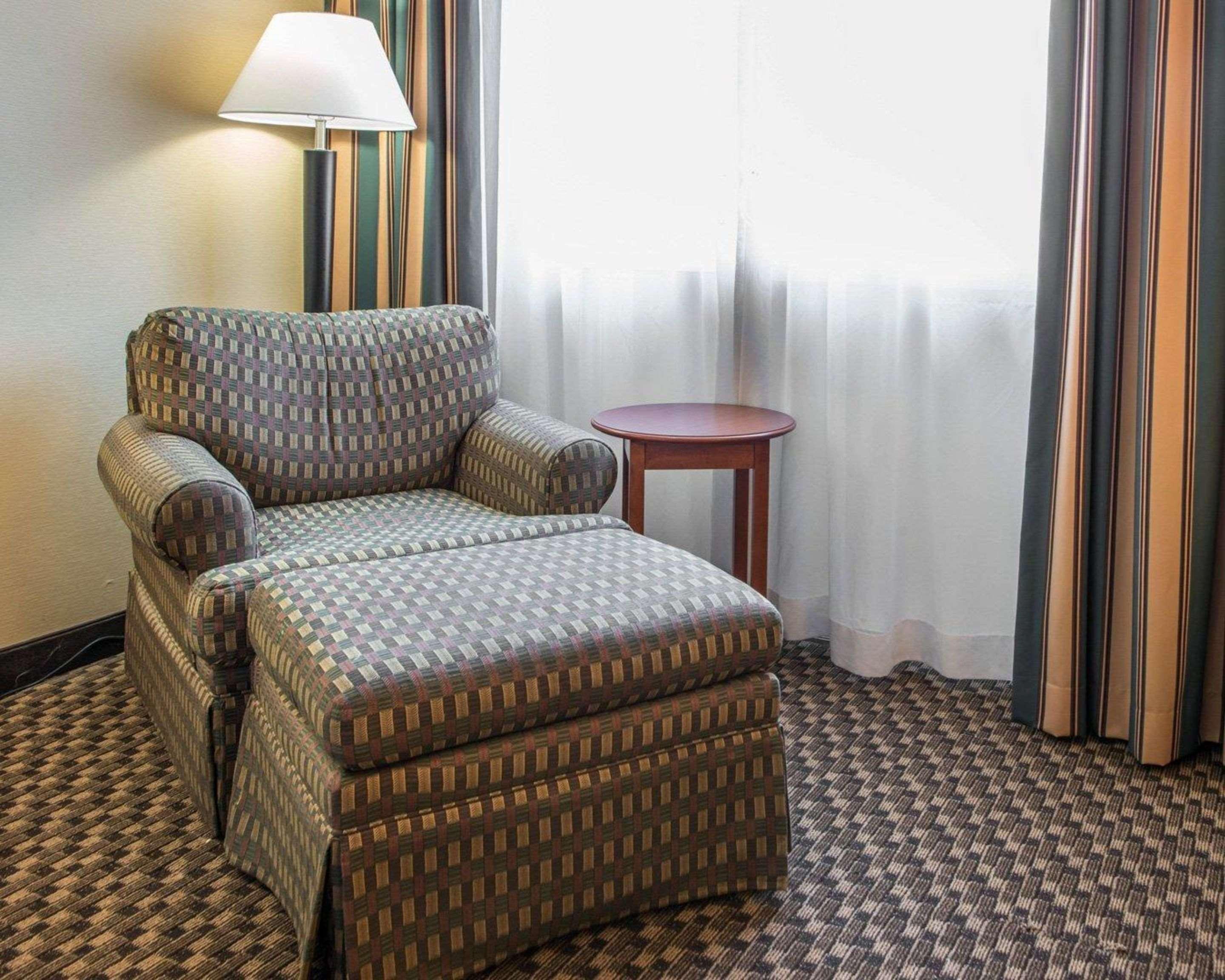 Mainstay Suites Verona Экстерьер фото