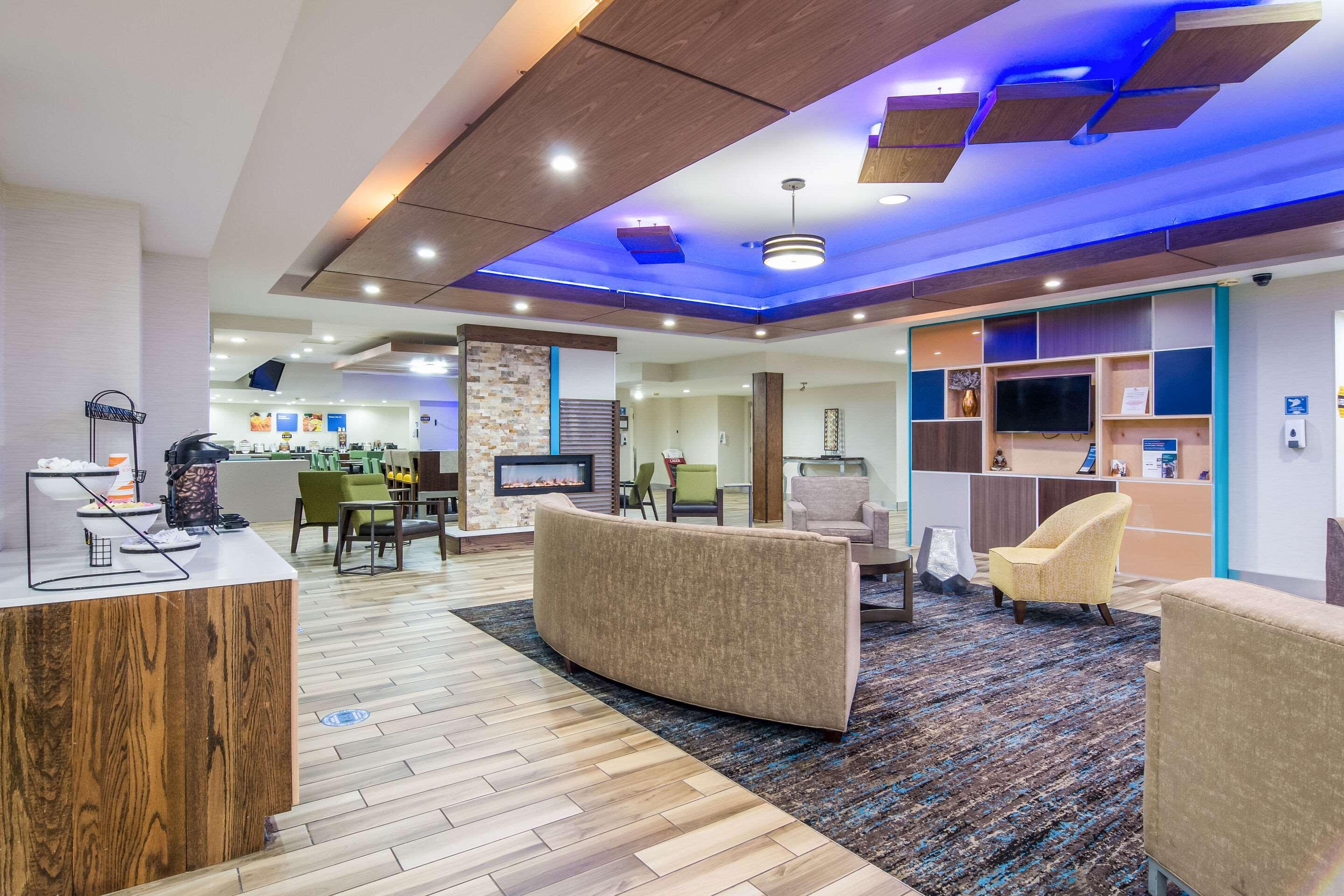 Mainstay Suites Verona Экстерьер фото