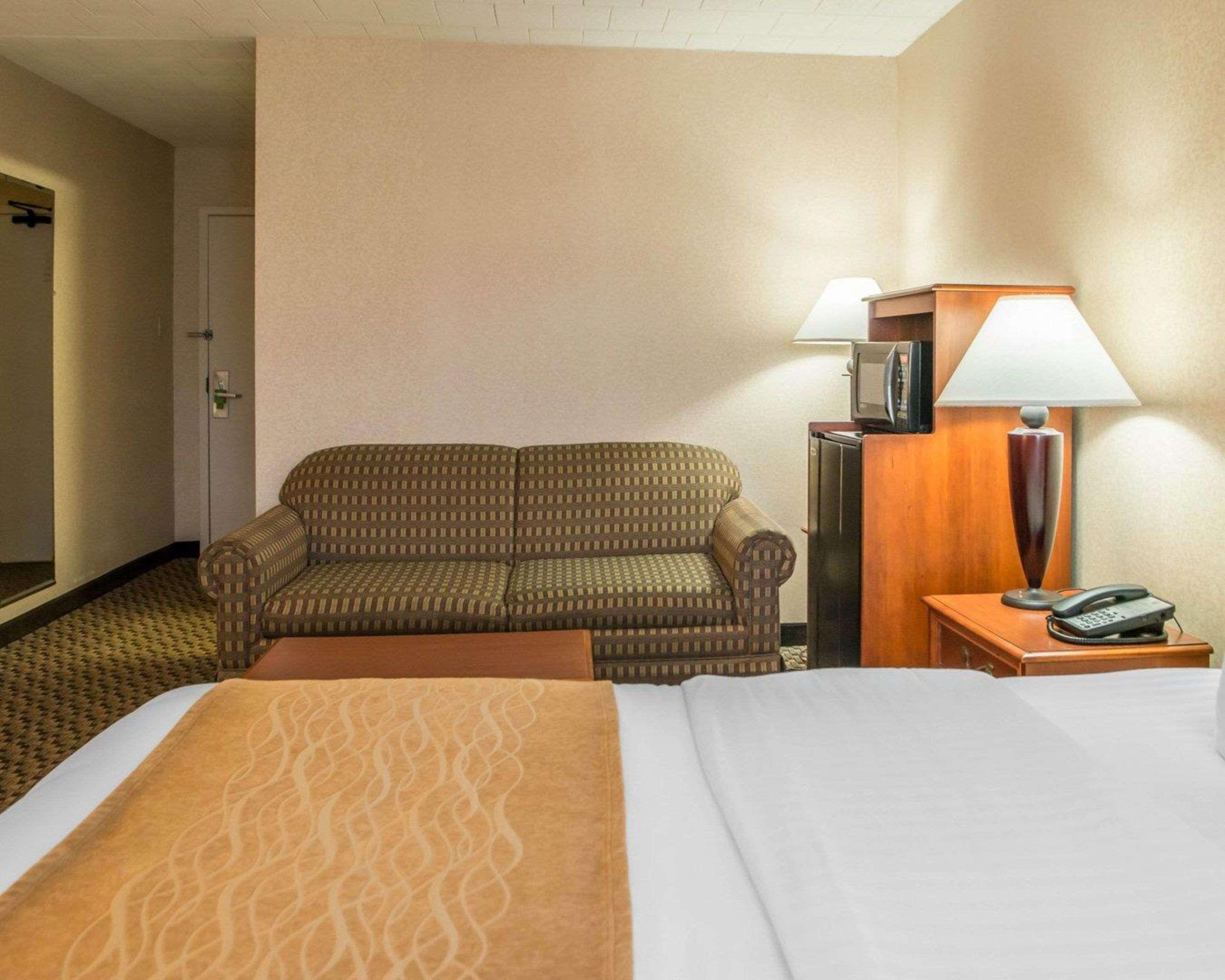 Mainstay Suites Verona Экстерьер фото