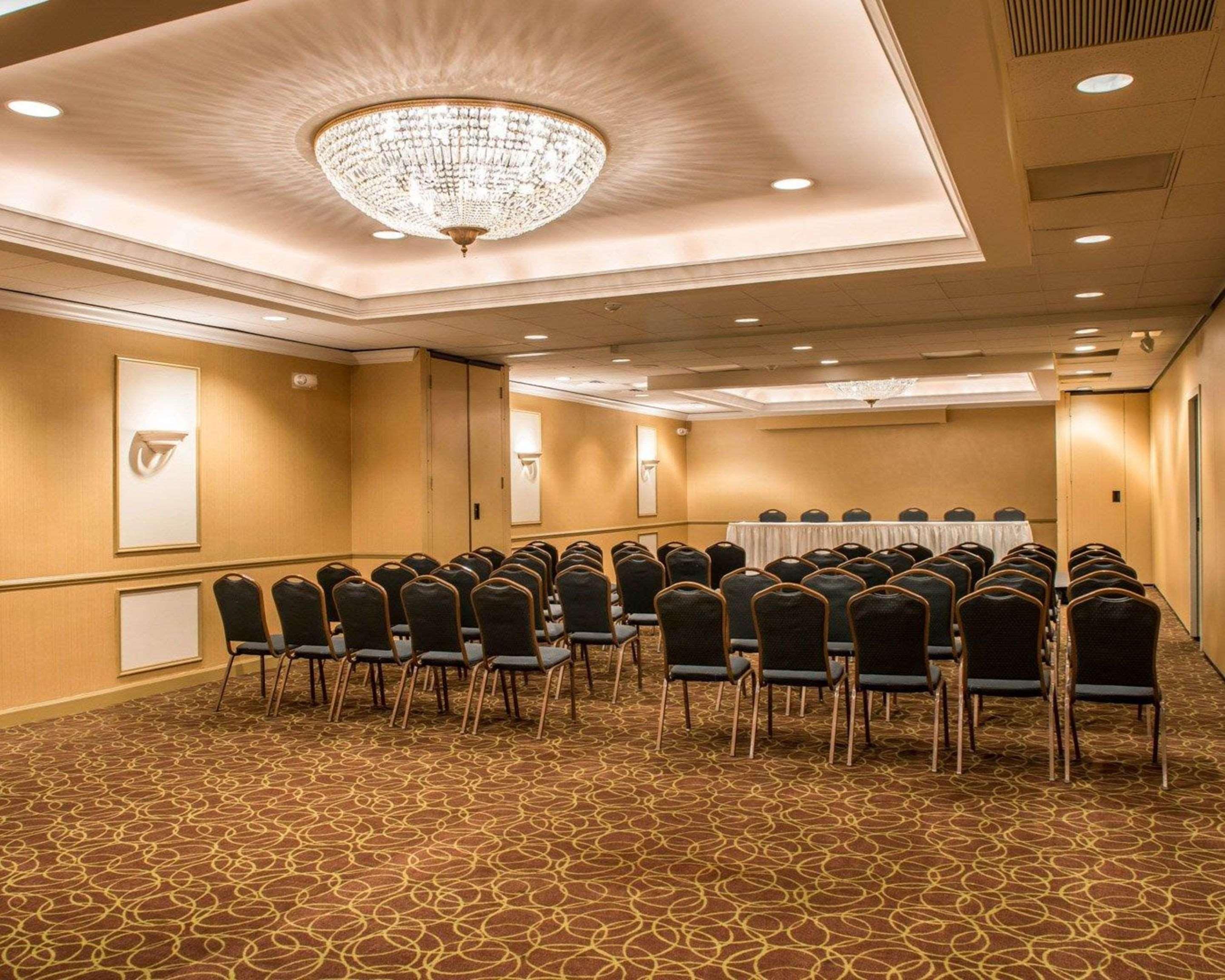 Mainstay Suites Verona Экстерьер фото