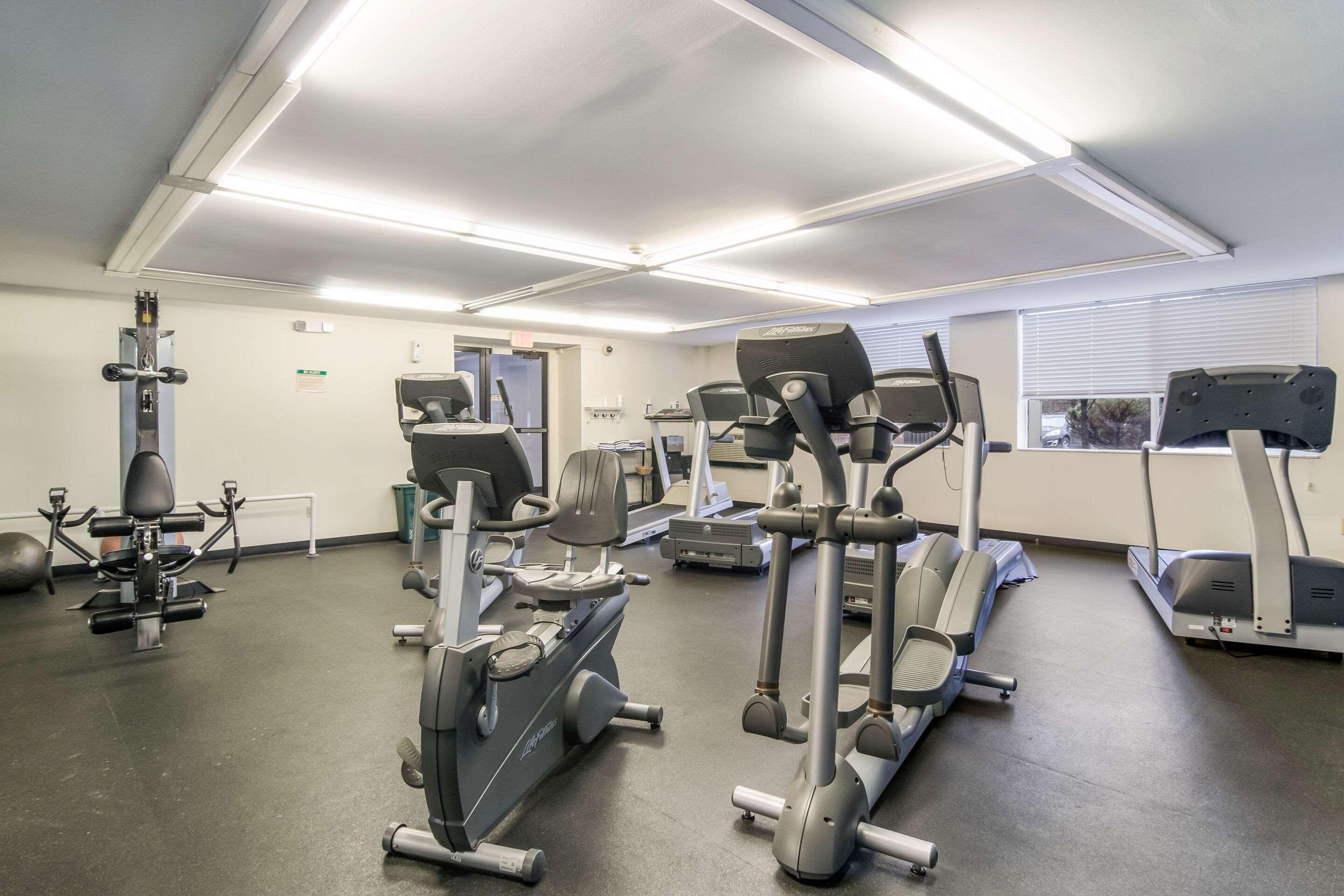 Mainstay Suites Verona Экстерьер фото