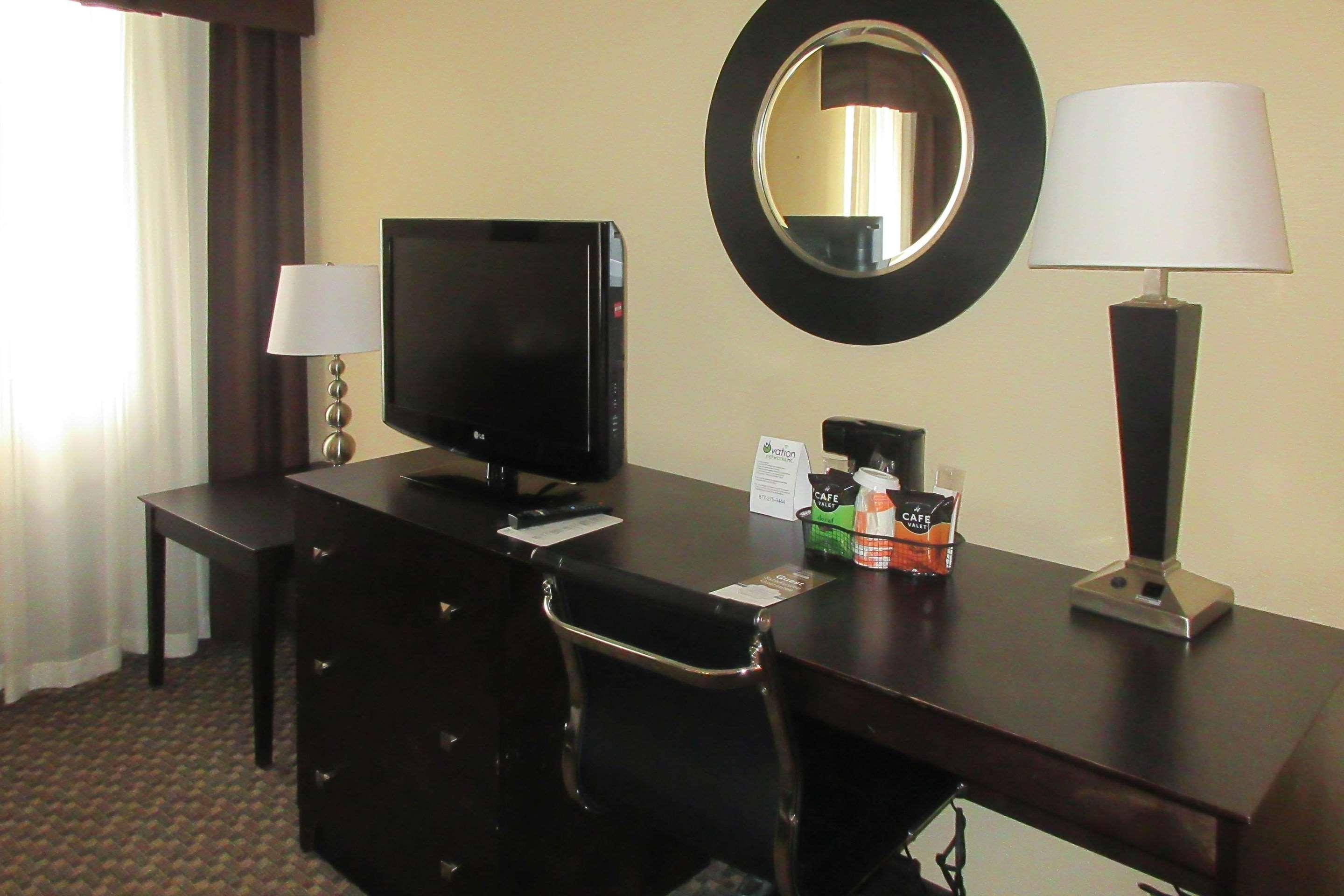 Mainstay Suites Verona Экстерьер фото